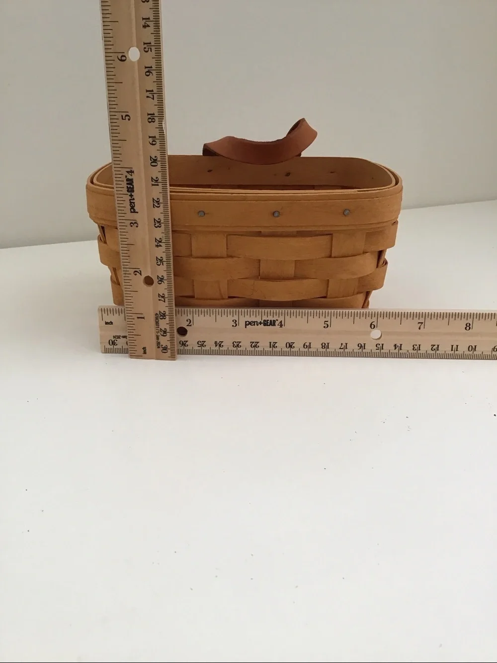 Vintage Longaberger woven basket key basket mail basket 2002